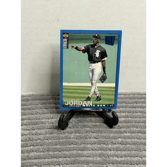 Other - 1995 Upper Deck Collector's Choice Special Edition Michael Jordan #238 HOF Soft